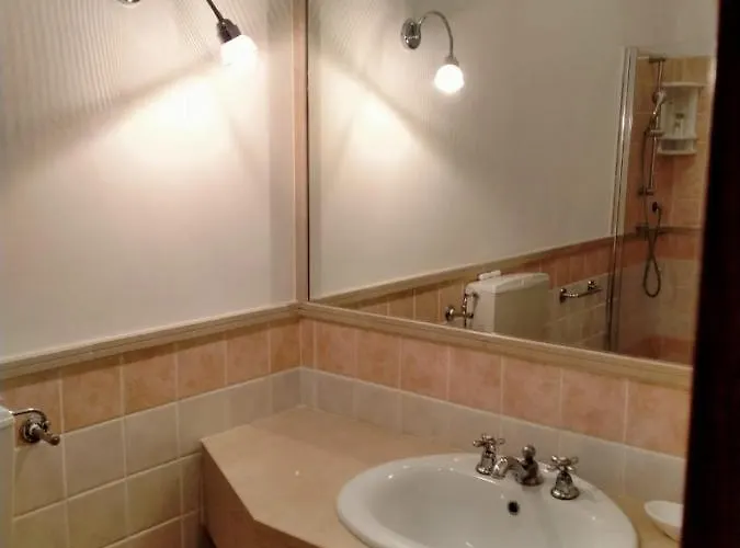 Дом отдыха Vicosuite Neathon *